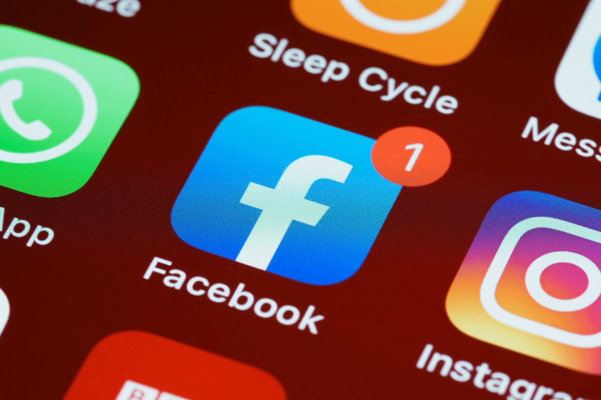 Facebook FB 美股成長股投資分析與評價